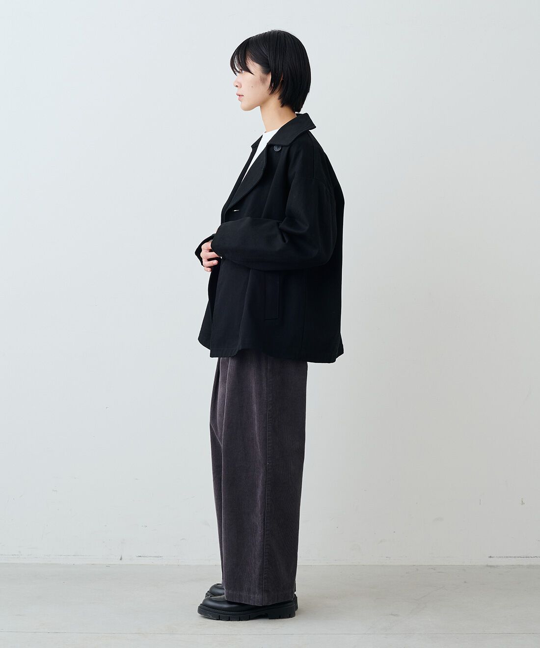 THREE FIFTY STANDARD［スリーフィフティースタンダード］|コットンツイルのダブルコートＢＫ　ＴＦＳと吸水速乾長袖Ｔシャツ　ＴＦＳのコーディネート|モデル身長：163cm 着用サイズ：M