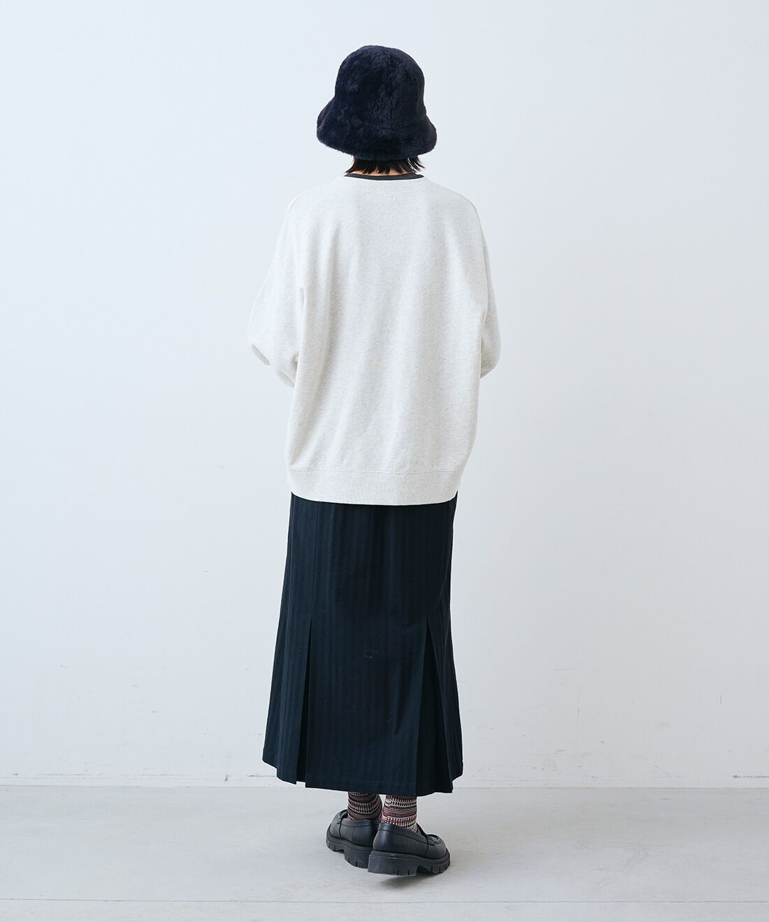 THREE FIFTY STANDARD|小谷実由さんと作ったヘリンボーン スカート〈ブラック〉のコーディネート