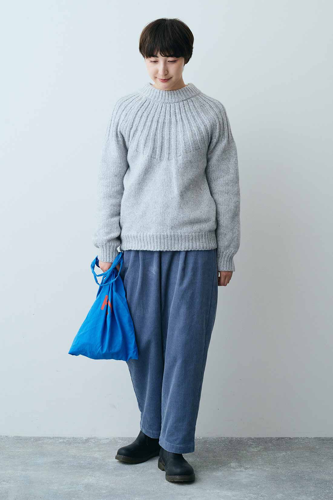 THREE FIFTY STANDARD|THREE FIFTY STANDARD コーデュロイタックテーパードパンツ〈グレイッシュブルー〉