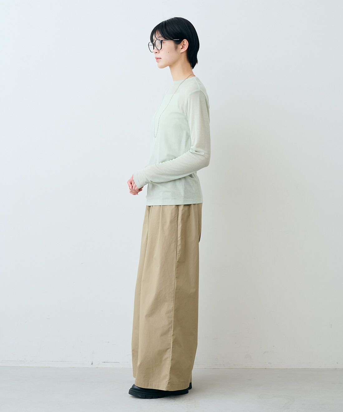 THREE FIFTY STANDARD|シアーなカットソートップスの会と綿混 ベア天じく ブラキャミソールと綿100% 上品 接触冷感素材 ワイドパンツ 〈カーキベージュ〉のコーディネート THREE FIFTY STANDARD|シアーなカットソートップスの会と綿混 ベア天じく ブラキャミソールと綿100% 上品 接触冷感素材 ワイドパンツ 〈カーキベージュ〉のコーディネート
