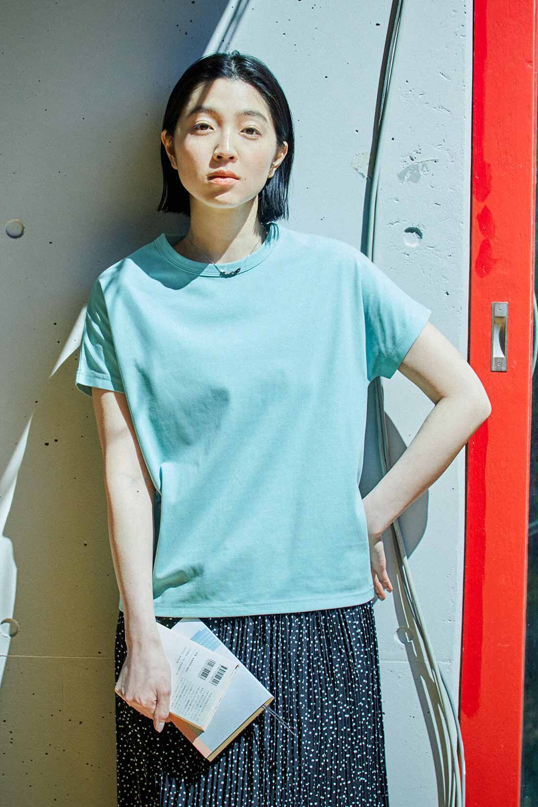 THREE FIFTY STANDARD|汗じみ軽減加工 フレンチスリーブ Ｔシャツとステンレス ネックレスのコーディネート