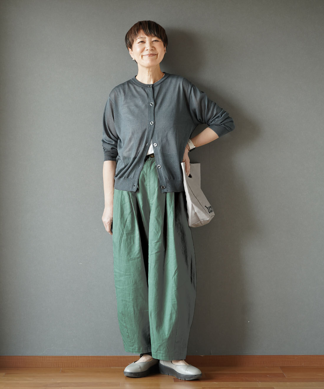 THREE FIFTY STANDARD［スリーフィフティースタンダード］|THREE FIFTY STANDARD　金子敦子さんと作ったグラスグリーンの麻混わくわくズボン