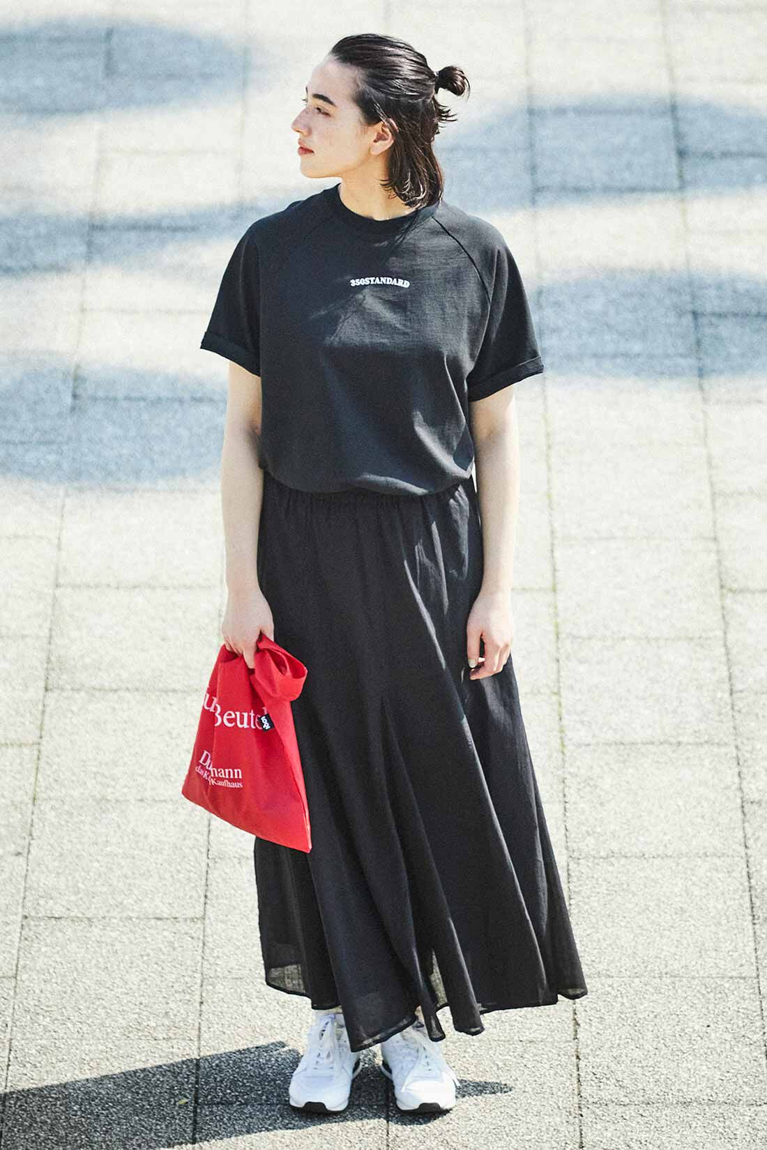 THREE FIFTY STANDARD|THREE FIFTY STANDARD すっきりシルエットのフレアースカート〈ブラック〉
