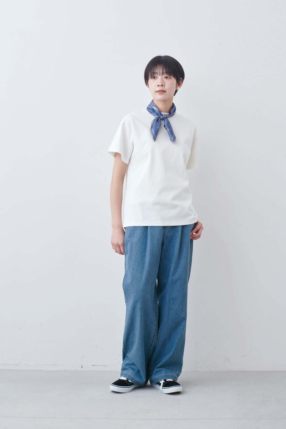 THREE FIFTY STANDARD|THREE FIFTY STANDARD　ヴィンテージのようなシルクスカーフ〈ネイビー〉