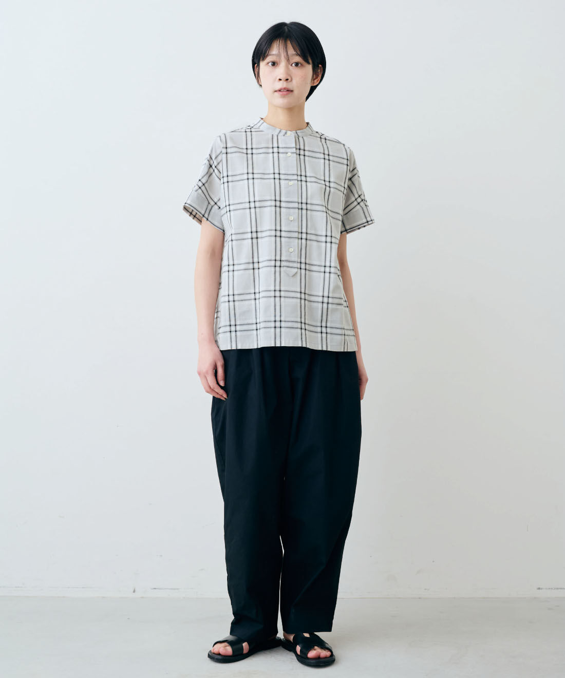 THREE FIFTY STANDARD|モノトーンチェック プルオーバーシャツのコーディネート