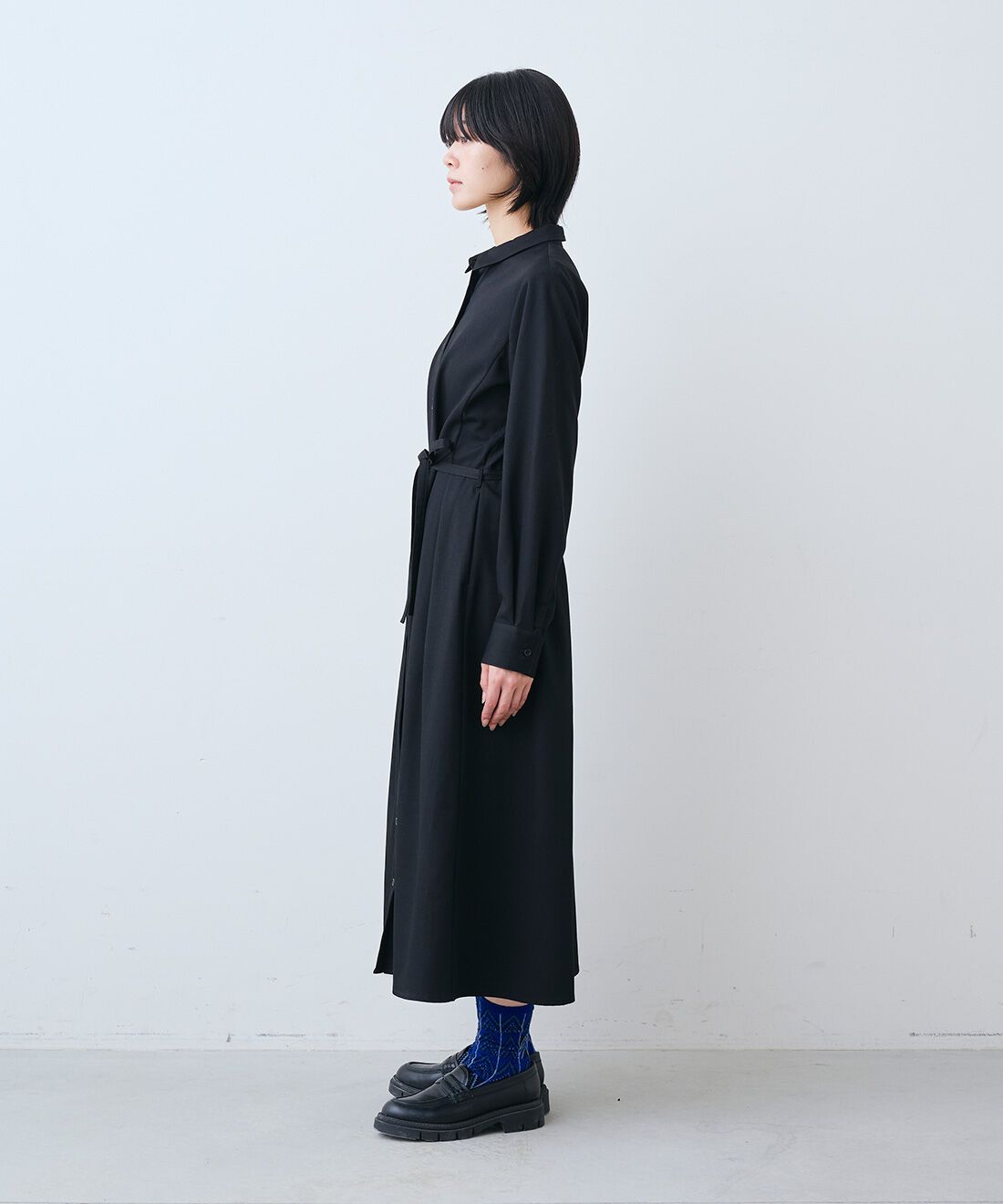 THREE FIFTY STANDARD|レザーのワイド ボストンバッグ〈ブラック〉のコーディネート