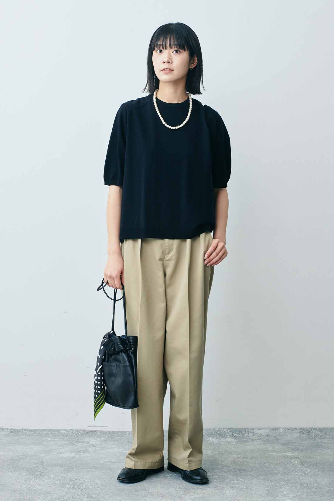 THREE FIFTY STANDARD|ワイドシルエットのニットプルオーバー　ＴＦＳとスタンダードなチノパンツＢＥ　ＴＦＳのコーディネート|モデル身長：163cm 着用サイズ：M