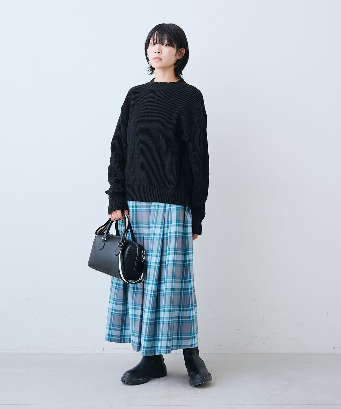 THREE FIFTY STANDARD|日本製リサイクル素材ニットセーター〈ブラック〉のコーディネート