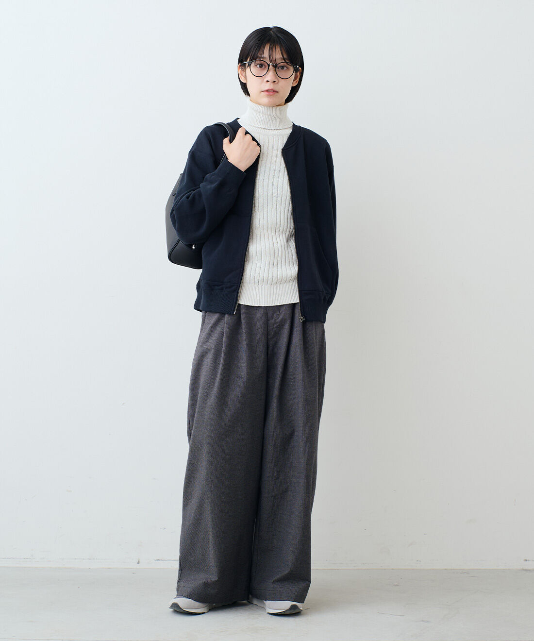 THREE FIFTY STANDARD|THREE FIFTY STANDARD　日本製のコットン100％リブタートルの会|モデル身長：163cm　着用サイズ：M