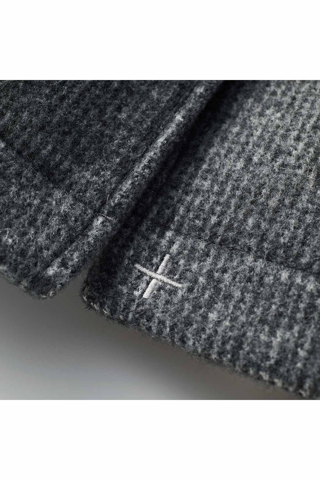 THREE FIFTY STANDARD|THREE FIFTY STANDARD　小谷 実由さんと作った 細かいチェック柄のアンクルコート〈グレー〉|コートは比翼のすそに、コラボ服オリジナルのプラス刺しゅうを施しました。
