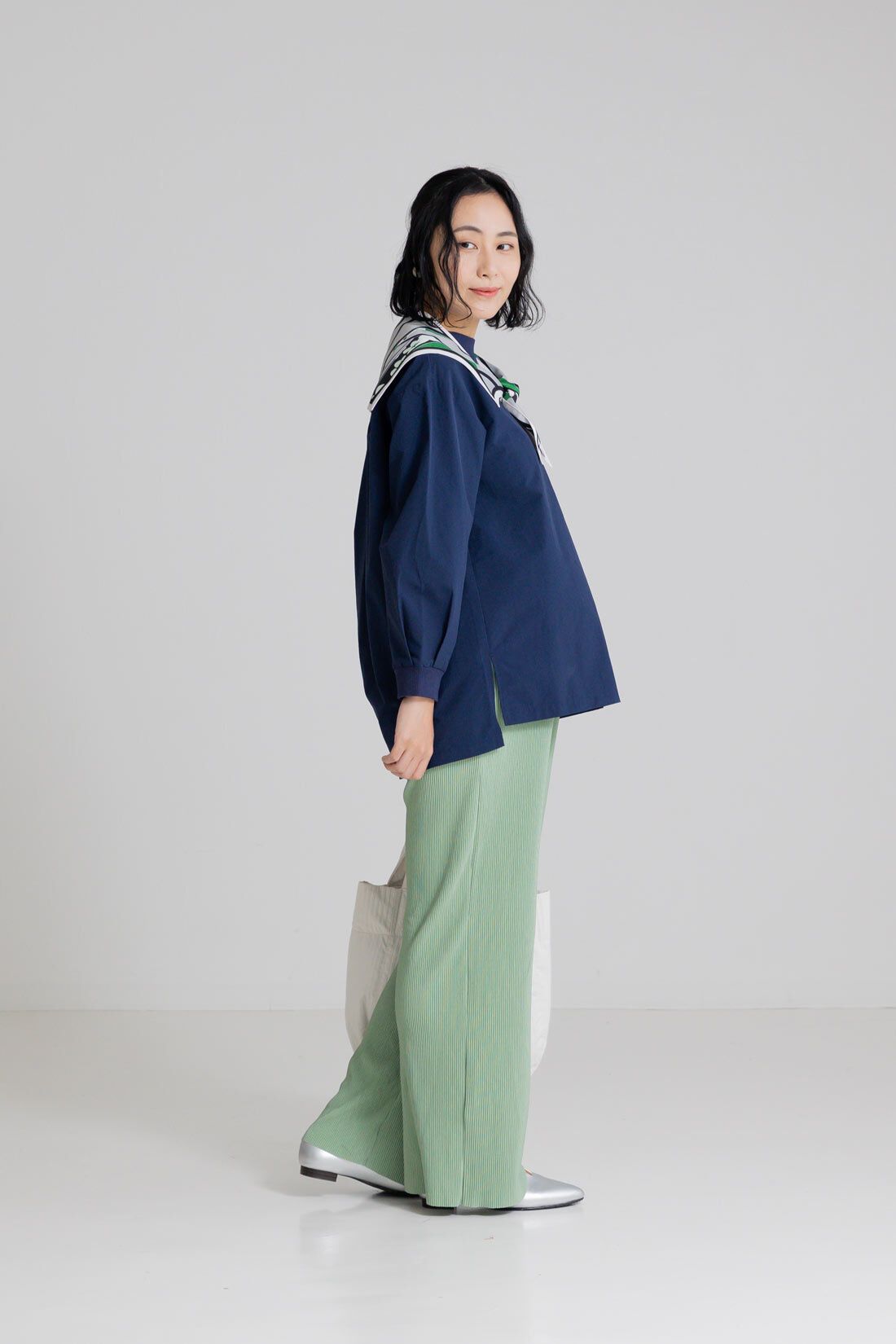FELISSIMO Mama|Moredde　マタニティから産後も使える　ウエストクロス仕様のプリーツパンツ〈ピスタチオグリーン〉