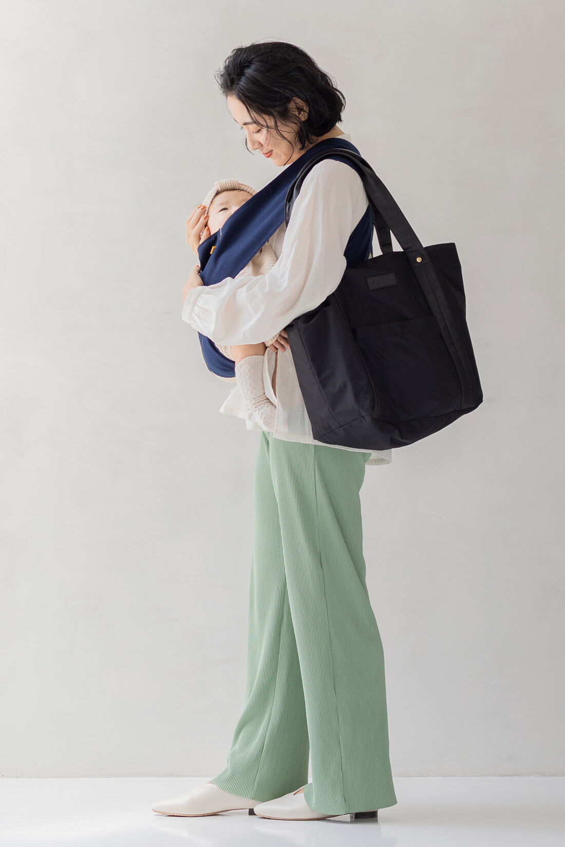 フェリシモMama|Moredde　マタニティから産後も使える　ウエストクロス仕様のプリーツパンツ〈ピスタチオグリーン〉