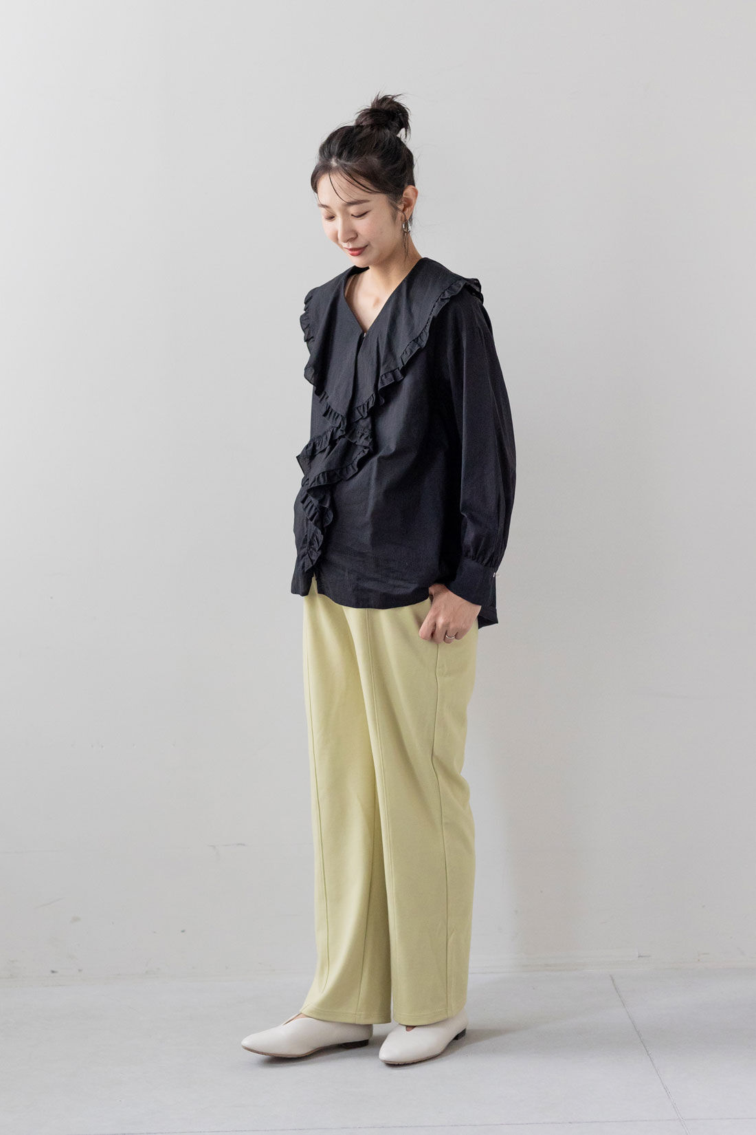 フェリシモMama|Moredde　マタニティから産後も使える　ストレッチストレートパンツ〈スモーキーイエロー〉