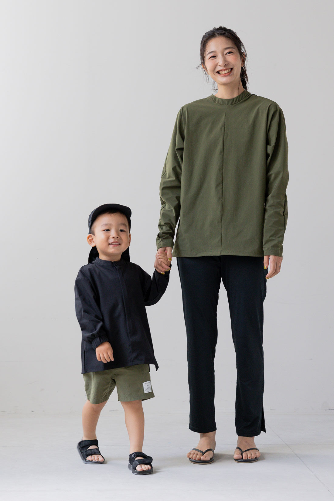フェリシモMama|Moredde　シルエットが変えられるUVカットラッシュガード〈カーキ〉|別売りのラッシュガードパンツと合しても◎。