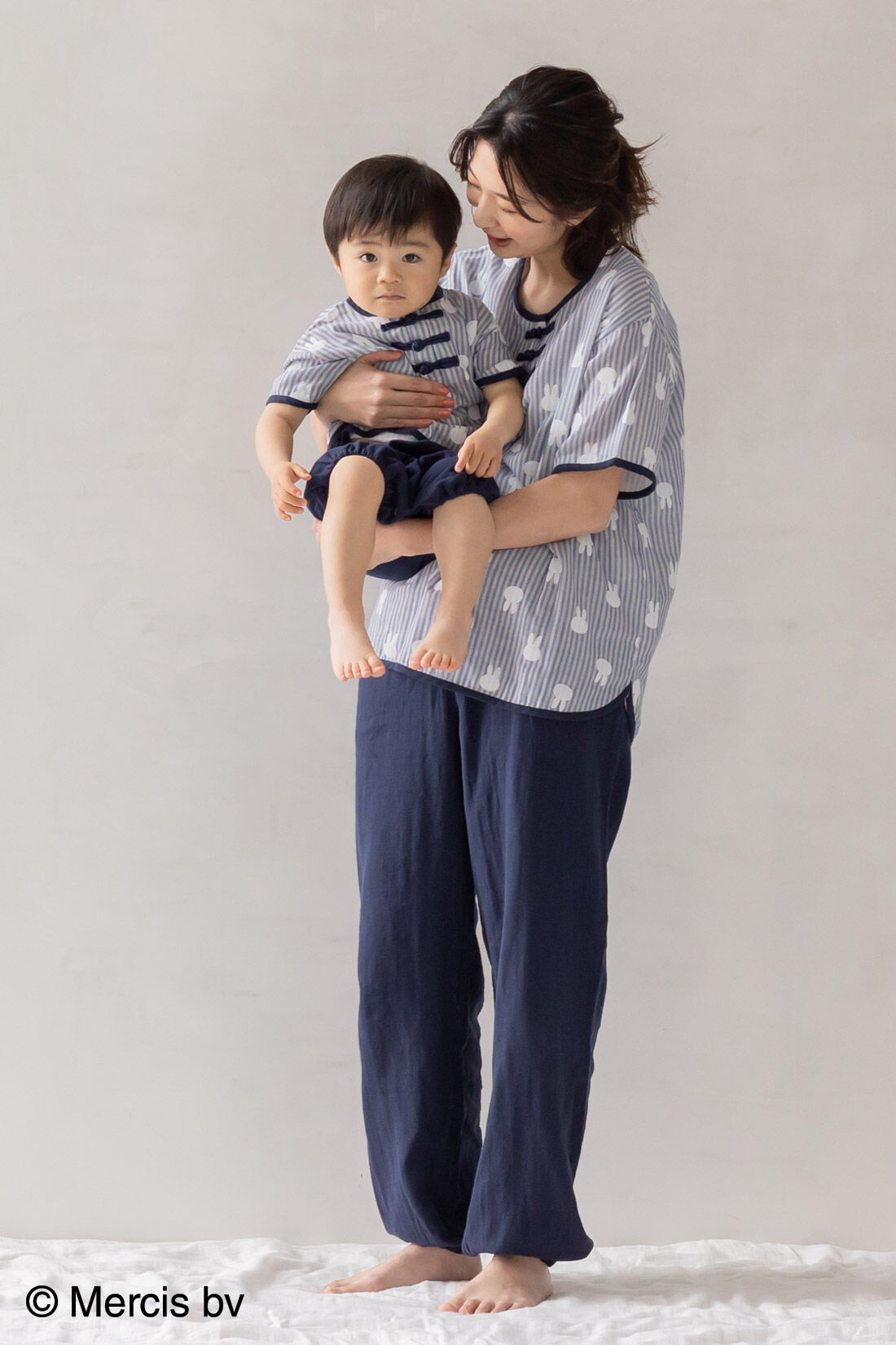 フェリシモMama|リブ イン コンフォート ×miffy　ふわふわダブルガーゼのストライプ半袖キッズセットアップ|男の子　model:H89 　モデル用90サイズ　大人　model:H167 　モデル用Mサイズ（また下+5cm）