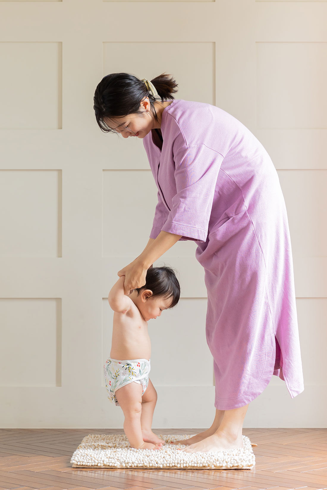 フェリシモMama|［Mama select］もふバスマット正方形〈ごま〉|親子で乗るのにちょうどいいサイズ感。　※お届けするカラーは異なります。