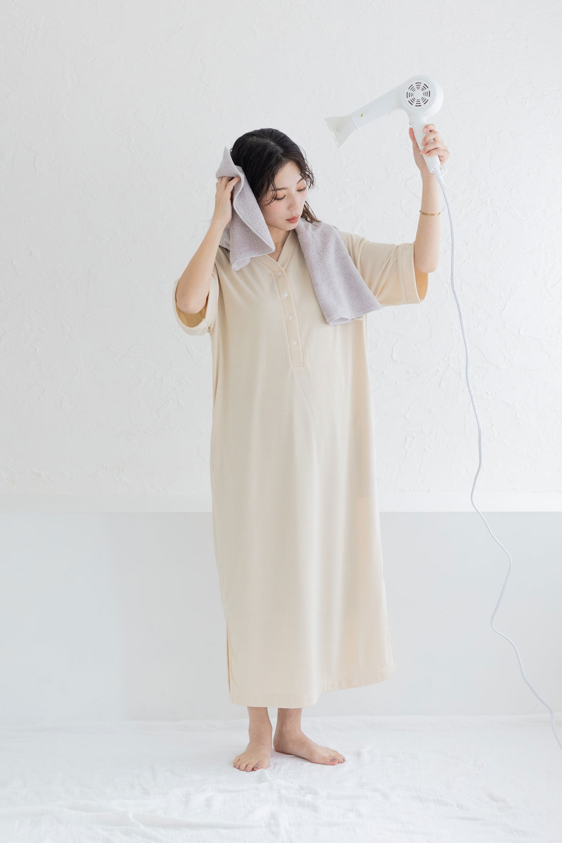 フェリシモMama|Moredde　お風呂上がりのママの味方！バスローブパイルワンピース〈ライトベージュ〉|ママのお風呂上がりの時短をかなえます。　