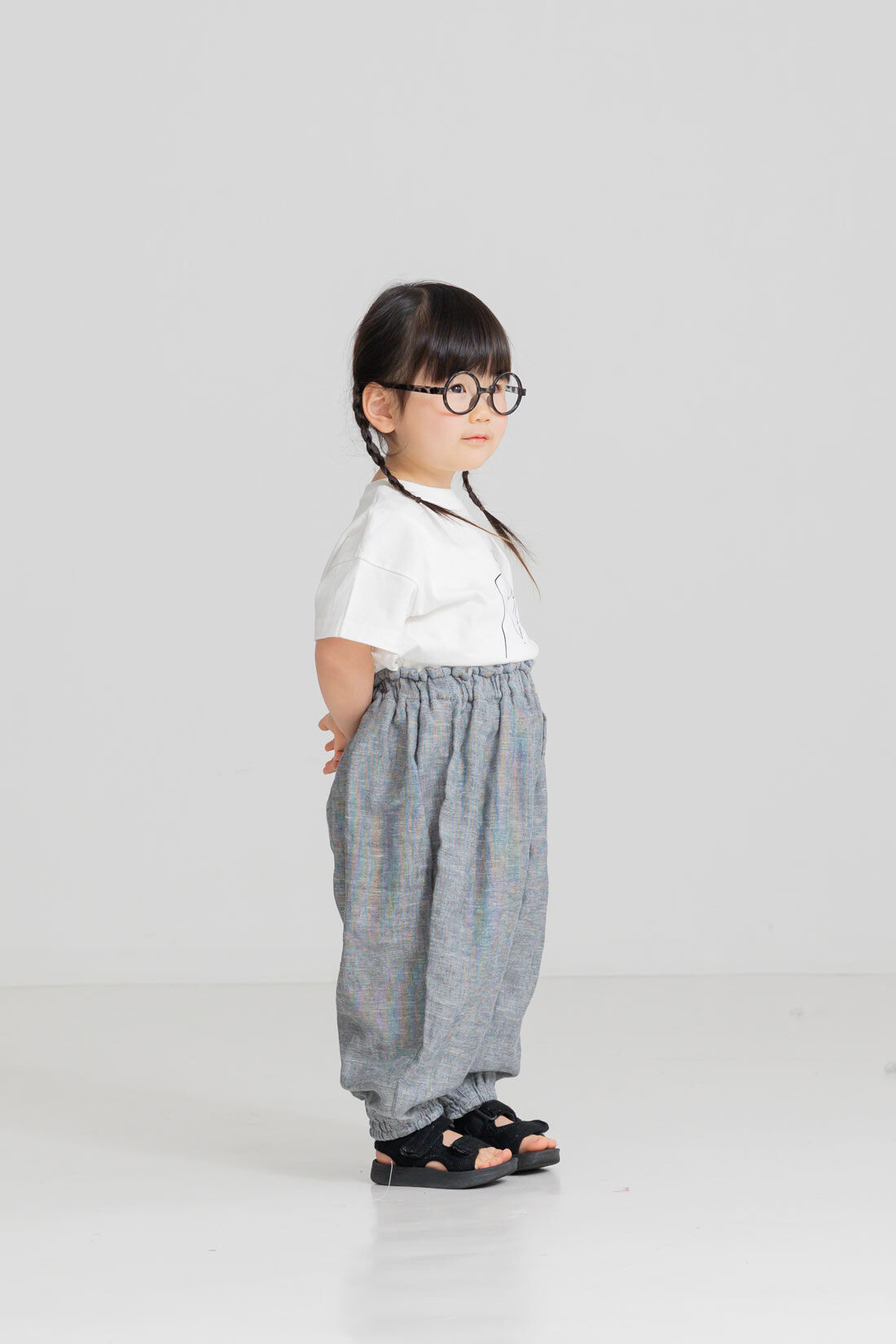 フェリシモMama|【親子リンクコーデ】リブ　イン　コンフォート　肌に当たる裏側は綿１００％！　風合いのいい麻混ダブルガーゼのぽんわりパンツおそろいセット〈グレー〉|前後がないのでお子さまが一人で着替えやすい