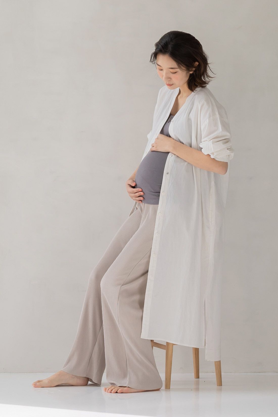 FELISSIMO Mama|Moredde　マタニティから産後も使える　ウエストクロス仕様のプリーツパンツ〈アッシュベージュ〉