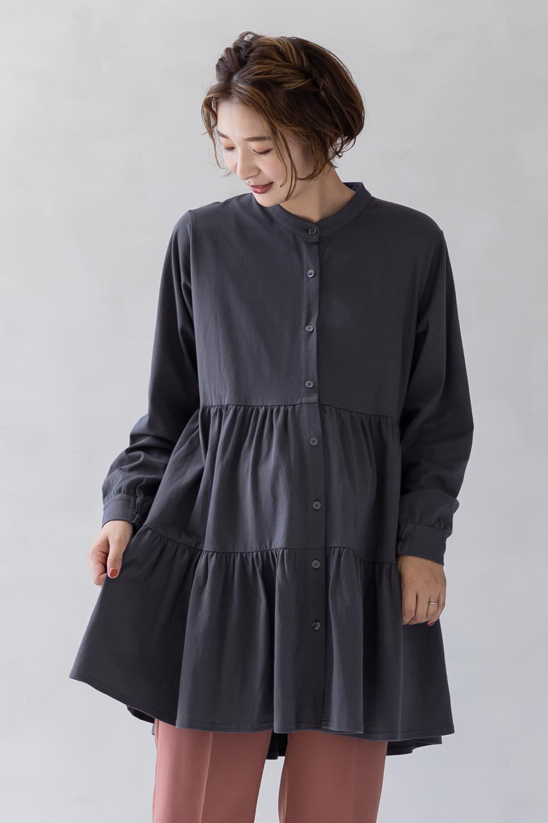 フェリシモMama|Moredde　マタニティから産後も使える　ママによりそうティアードチュニックパジャマ〈チャコール〉|ふんわり広がるティアードデザイン