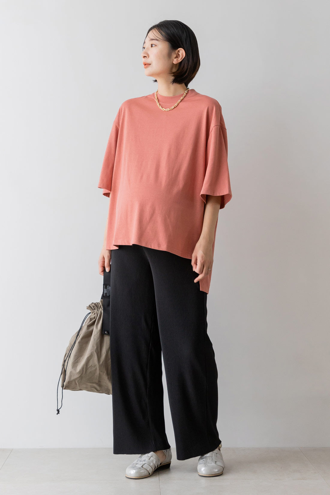 フェリシモMama|Moredde　マタニティから産後も使える　ウエストクロス仕様のプリーツパンツ〈ブラック〉