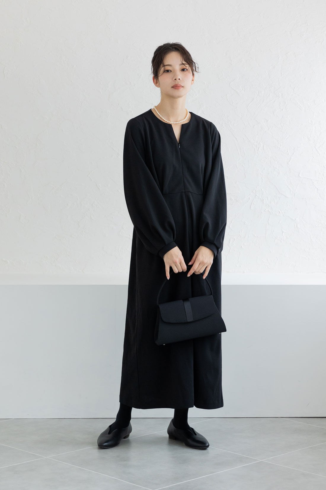 FELISSIMO Mama|Moredde　マタニティ・産後使える　授乳が簡単　上品キーネックのワンピース〈ブラック〉|ブラックはお悔みのシーンにも