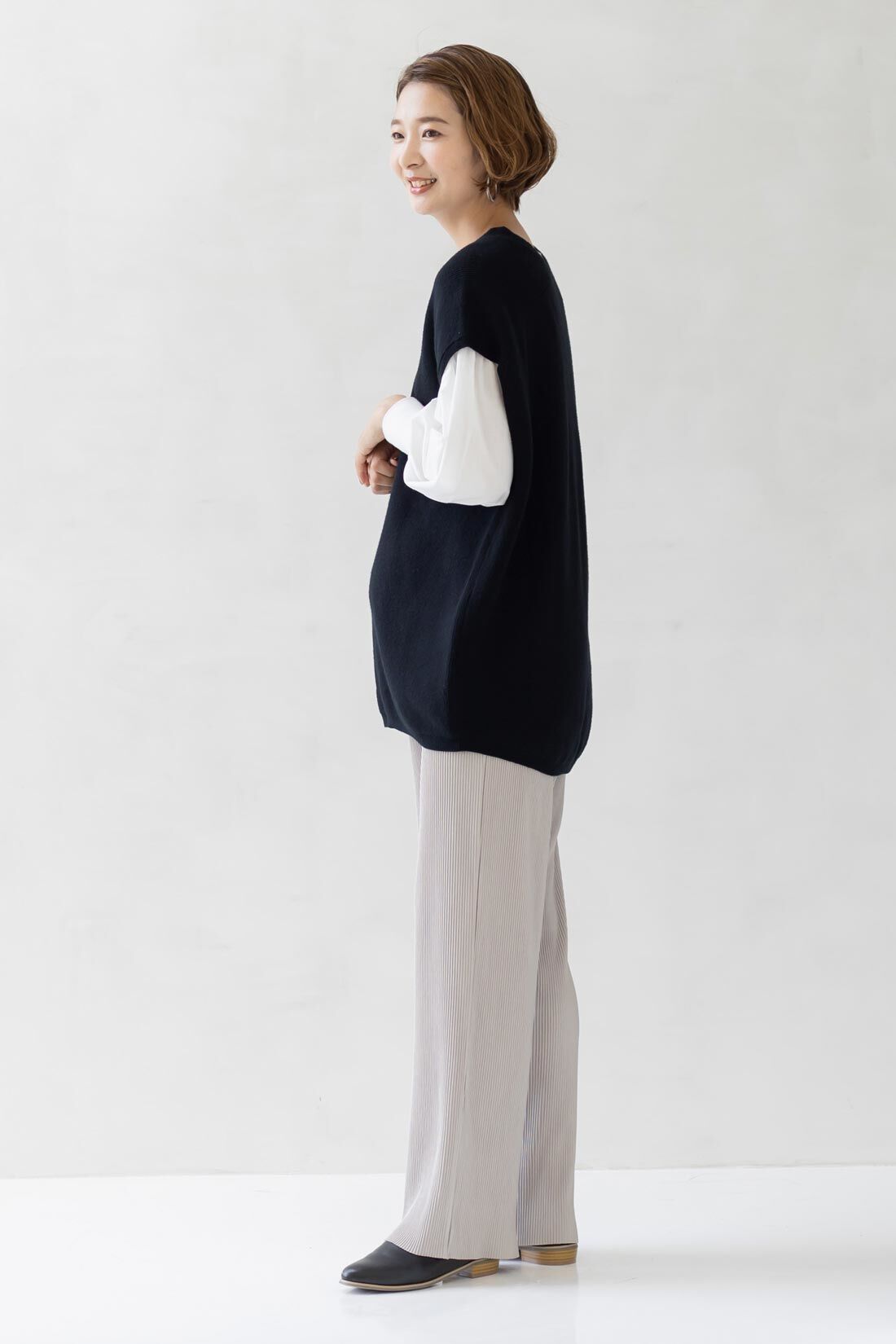 FELISSIMO Mama|Moredde　マタニティから産後も使える　ウエストクロス仕様のプリーツパンツ〈アッシュベージュ〉