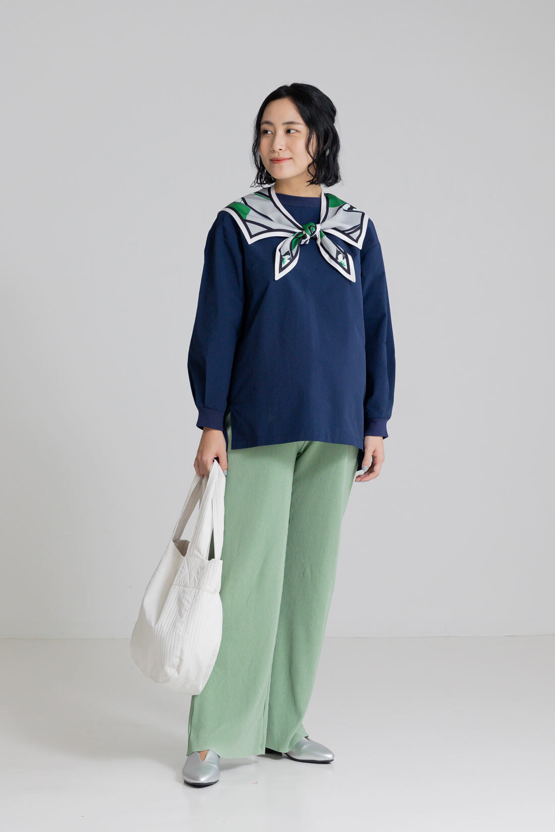 フェリシモMama|Moredde　マタニティから産後も使える　ウエストクロス仕様のプリーツパンツ〈ピスタチオグリーン〉