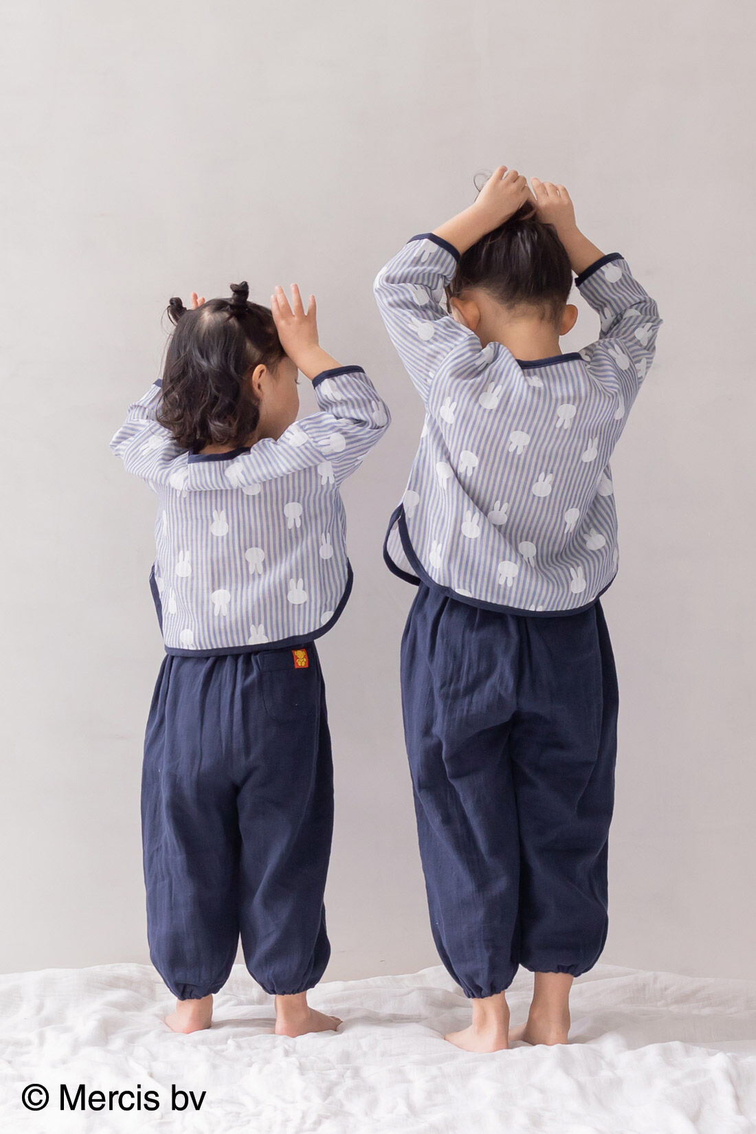 フェリシモMama|リブ イン コンフォート ×miffy　ふわふわダブルガーゼのストライプ長袖キッズセットアップ|トップスのミッフィーシルエットのプリントがかわいい