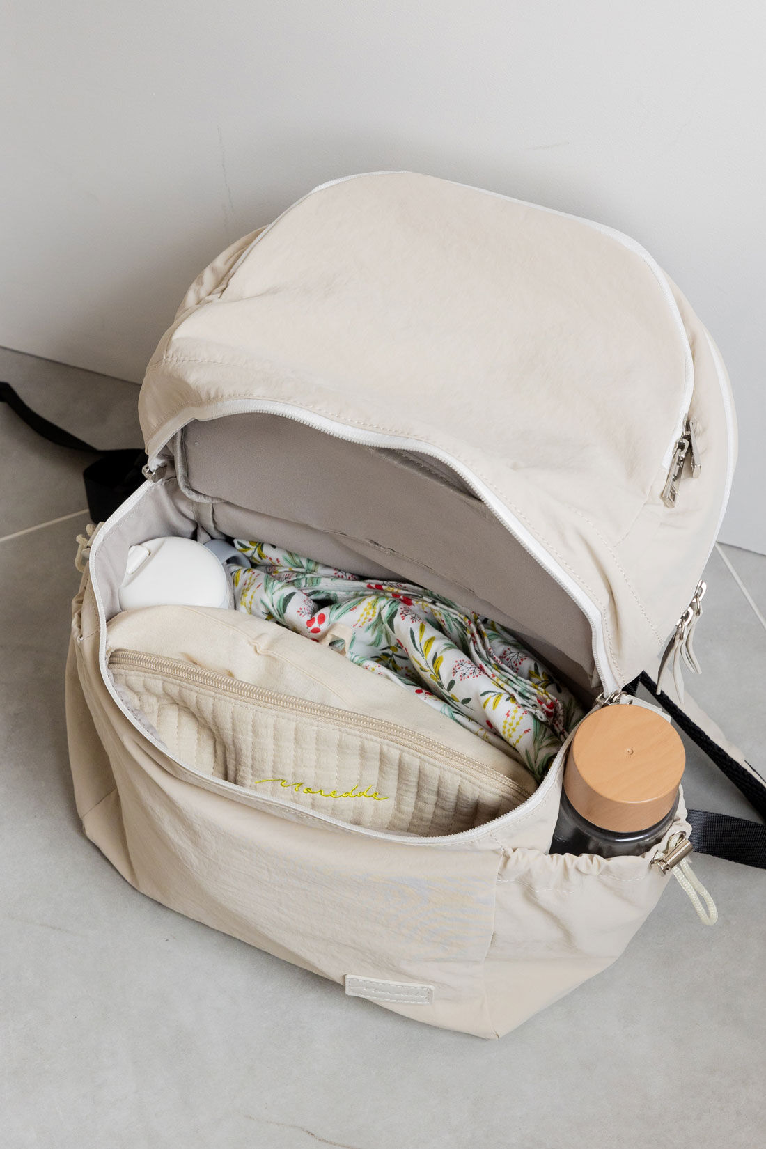 FELISSIMO Mama|Moredde　二層で荷物が分けられるのが便利なマザーズリュック〈ブラック〉|下段はおむつやお着替えを　※写真は別色です。