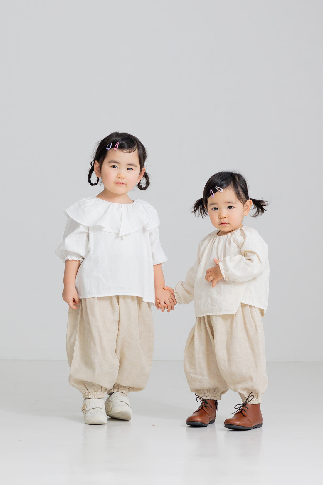 フェリシモMama|【親子リンクコーデ】リブ　イン　コンフォート　肌に当たる裏側は綿１００％！　風合いのいい麻混ダブルガーゼのぽんわりパンツおそろいセット〈ベージュ〉|ふわっとした形がかわいらしい