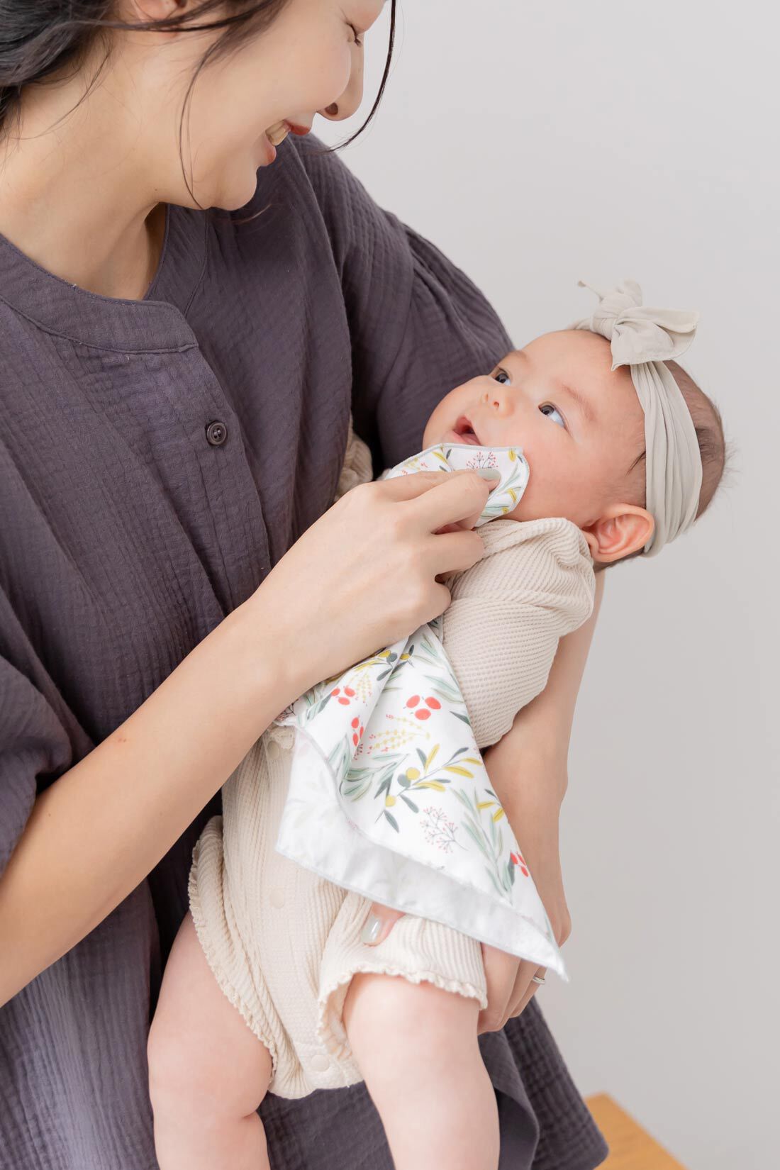 フェリシモMama|タムロアヤノ×Moredde　お口ふきにも使えるガーゼハンカチセット