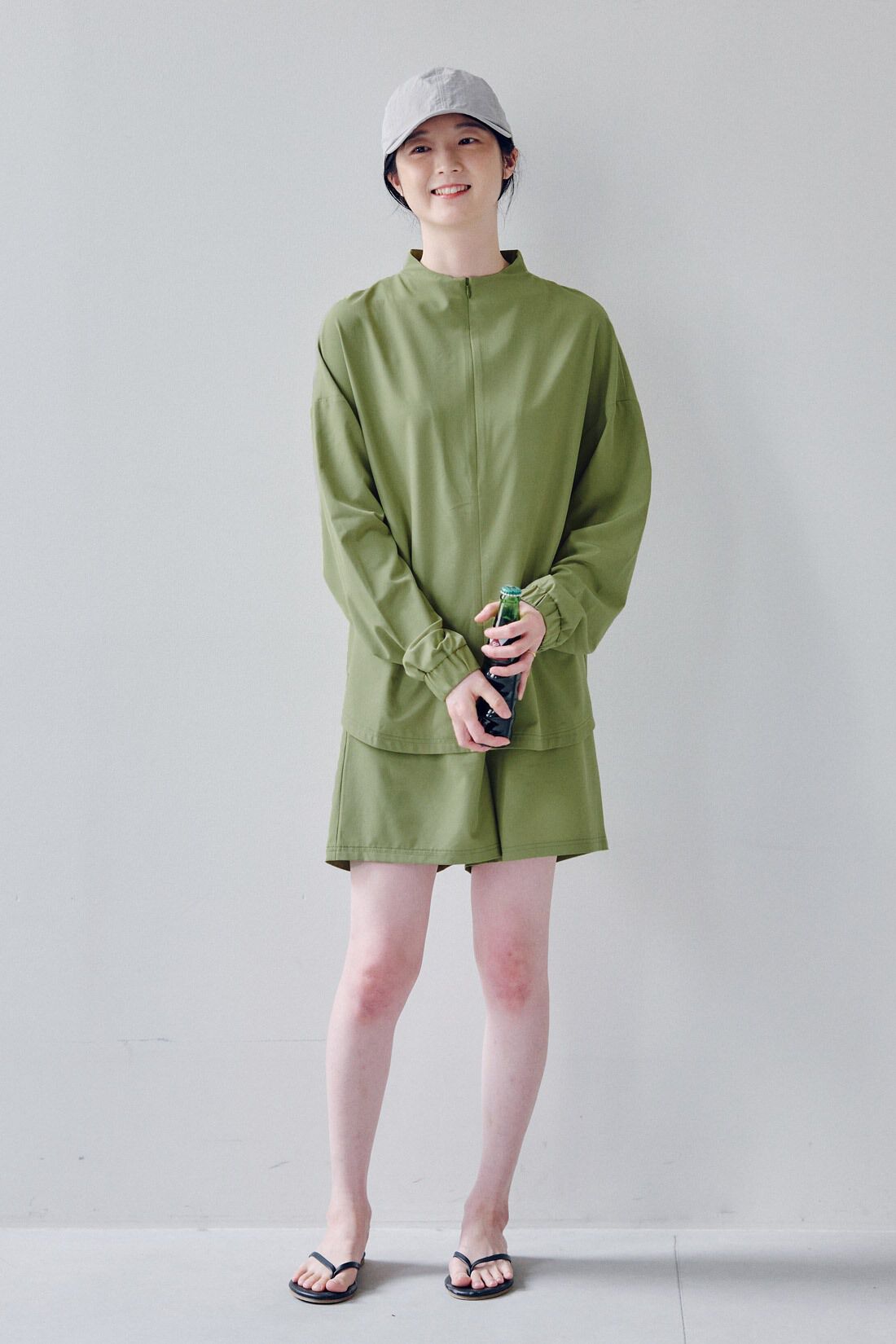 FELISSIMO Mama|Moredde　フロントジップのUVカットラッシュガード＆ショートパンツセット〈カーキ〉|上下セットだからコーデを考えなくてOK