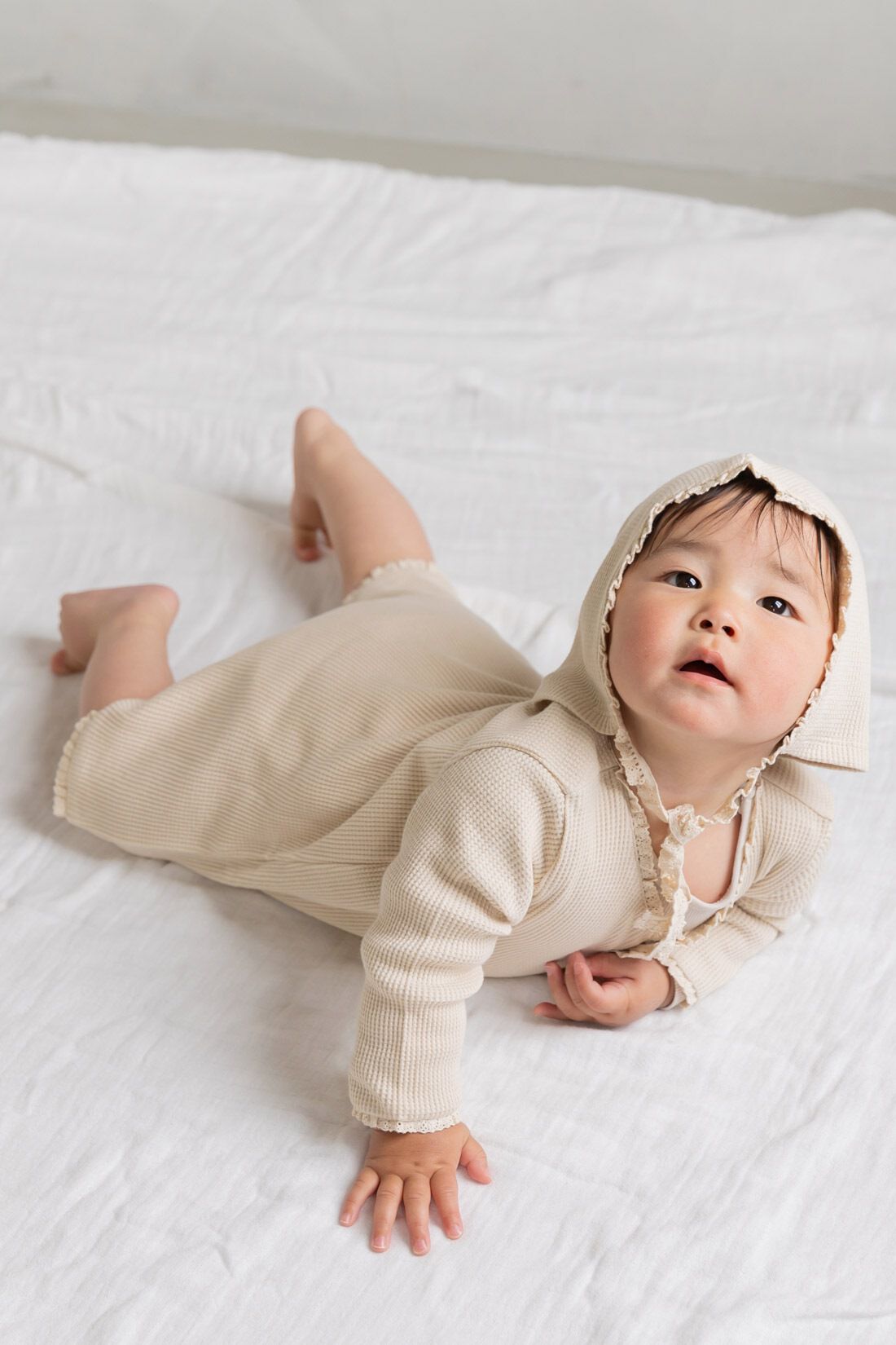 フェリシモMama|Moredde　セレモニーにも使える　ロンパース＆ボンネットセット〈ベージュ〉