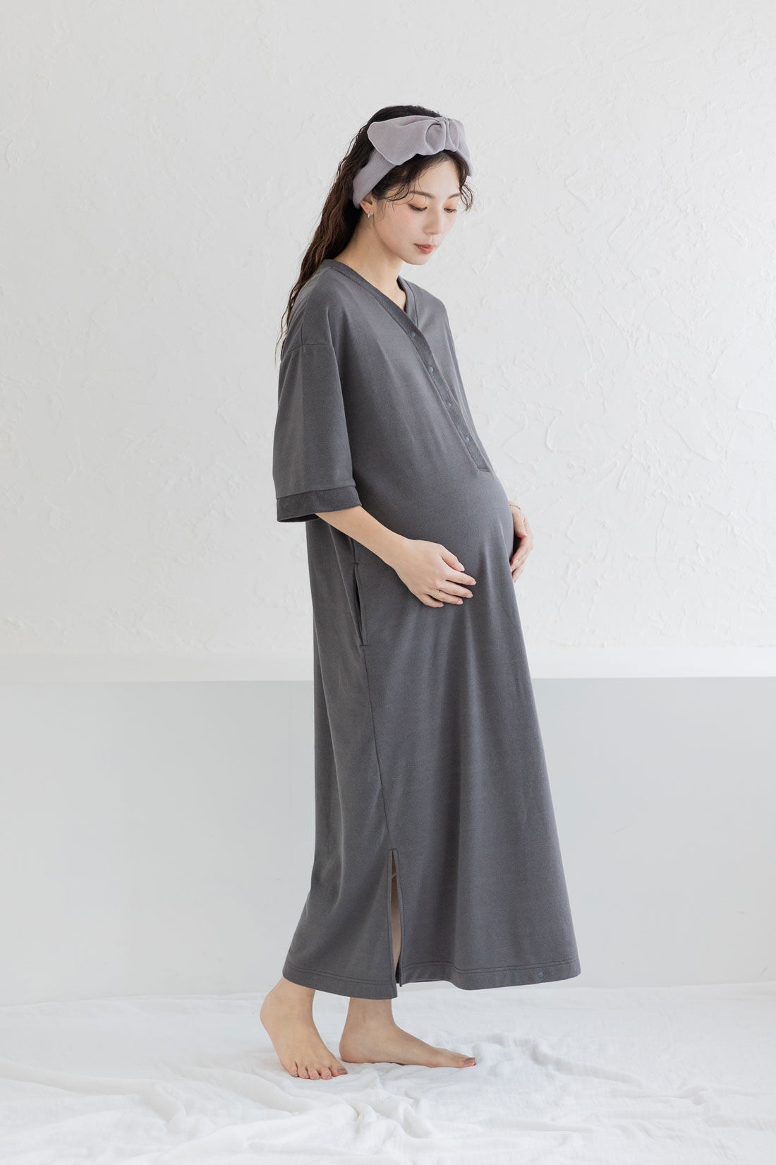 FELISSIMO Mama|Moredde　お風呂上がりのママの味方！バスローブパイルワンピース〈チャコールグレー〉|マタニティ期のお風呂上りやルームウェアにもぴったり。
