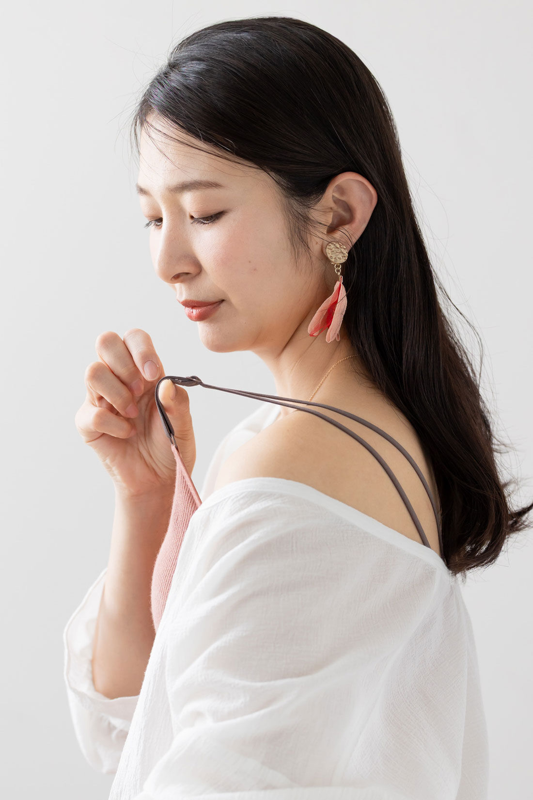 FELISSIMO Mama|［Mama select］産前・産後使える　ストラップが伸びて授乳しやすい　リブ素材のカシュクール授乳ブラジャー〈ブラック〉|※写真は別色です。