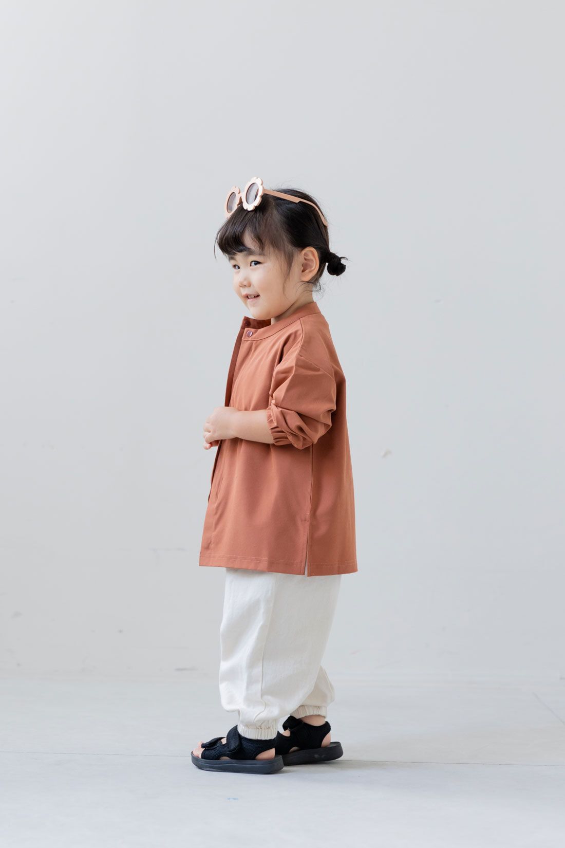 FELISSIMO Mama|Moredde　オーバーサイズのシャツみたいなUVカットキッズラッシュガード〈アプリコットブラウン〉