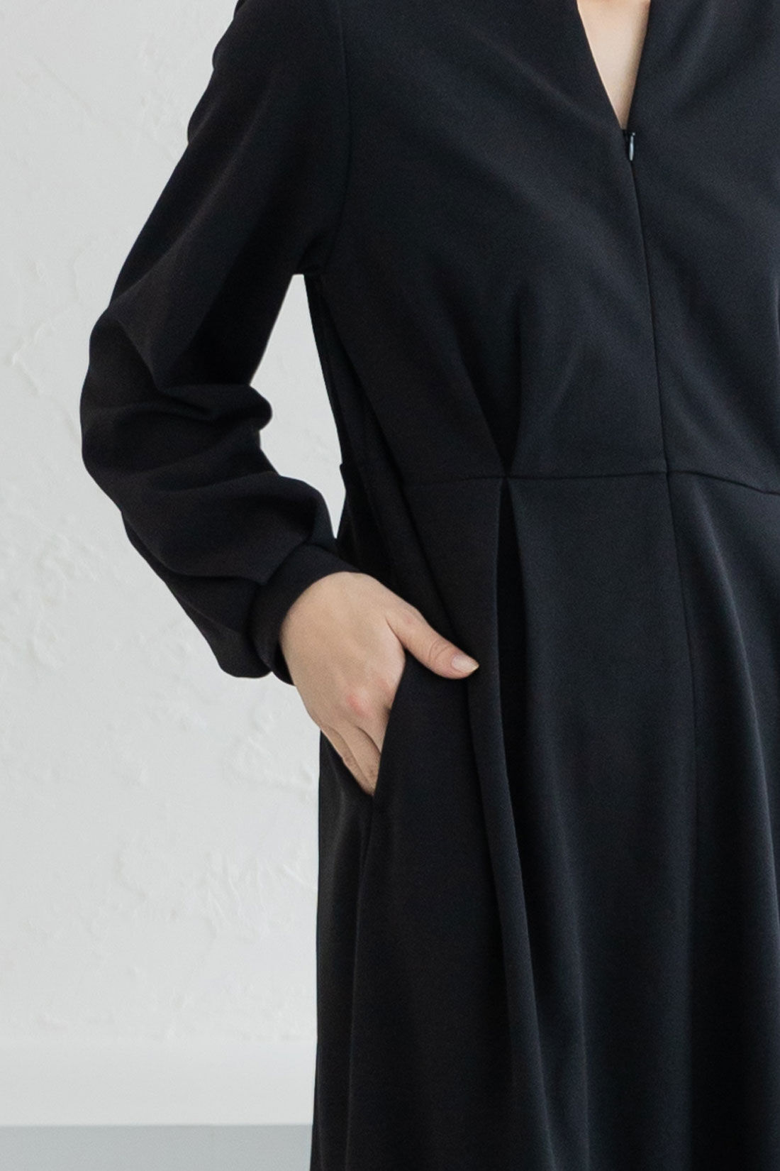 フェリシモMama|Moredde　マタニティ・産後使える　授乳が簡単　上品キーネックのワンピース〈ベージュ〉|ポケット付きなのが便利　※写真は別色です。