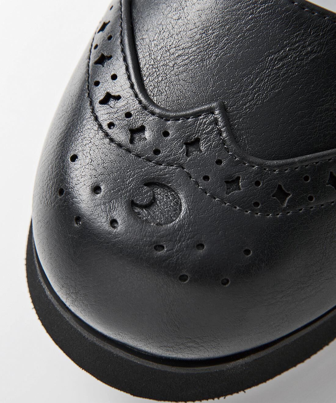 魔法部|魔法部　足もとに魔法をかける　月と星のストラップシューズ〈ブラック〉