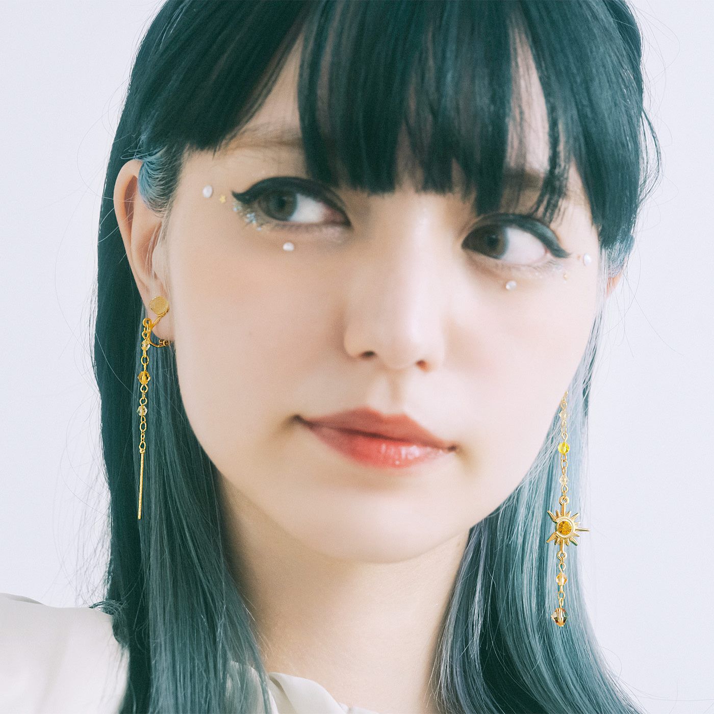魔法部|魔法部　サンキャッチャーのように光りきらめく　アシメトリーイヤアクセの会