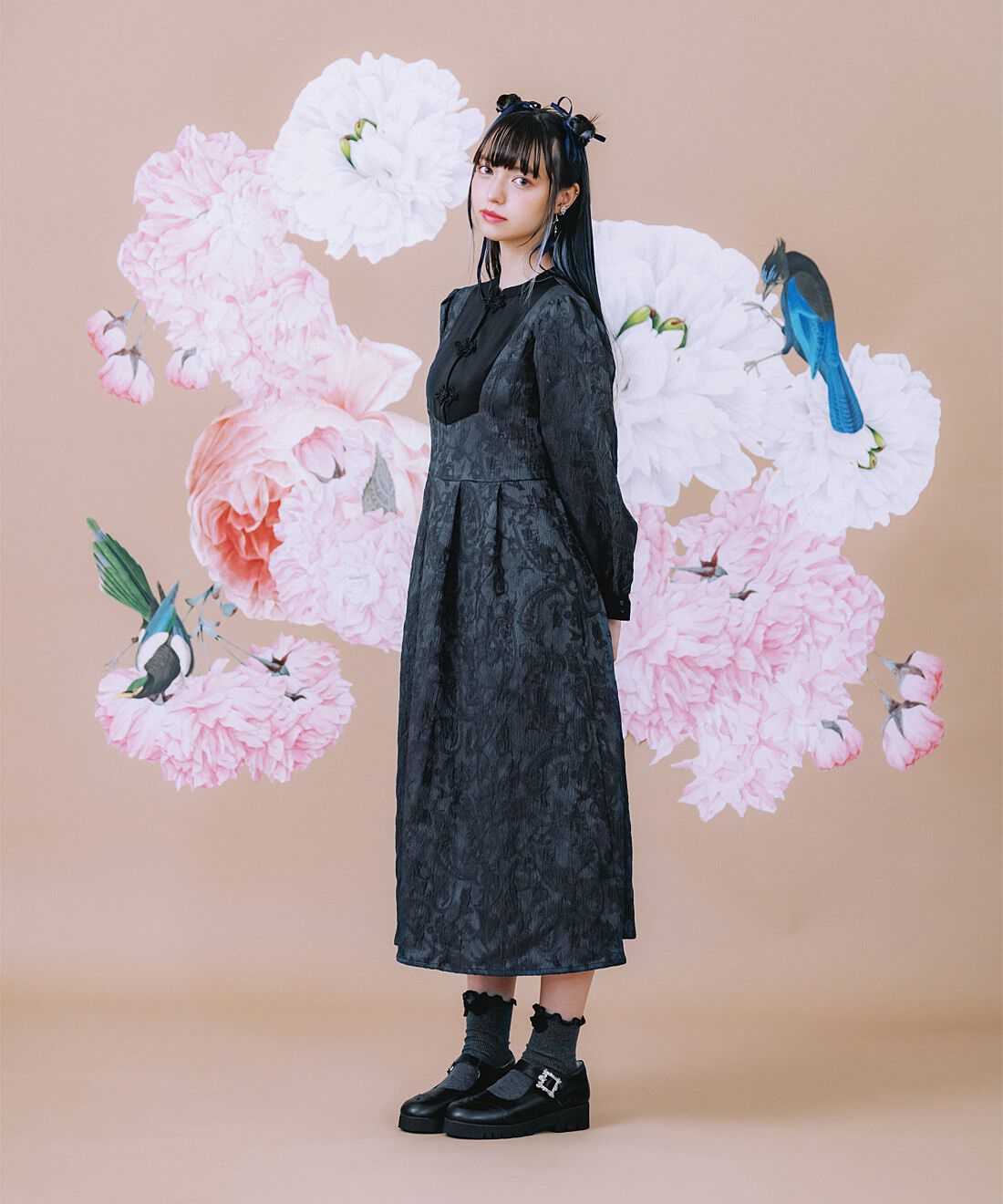 魔法部|魔法部　足もとに魔法をかける　月と星のストラップシューズ〈ブラック〉