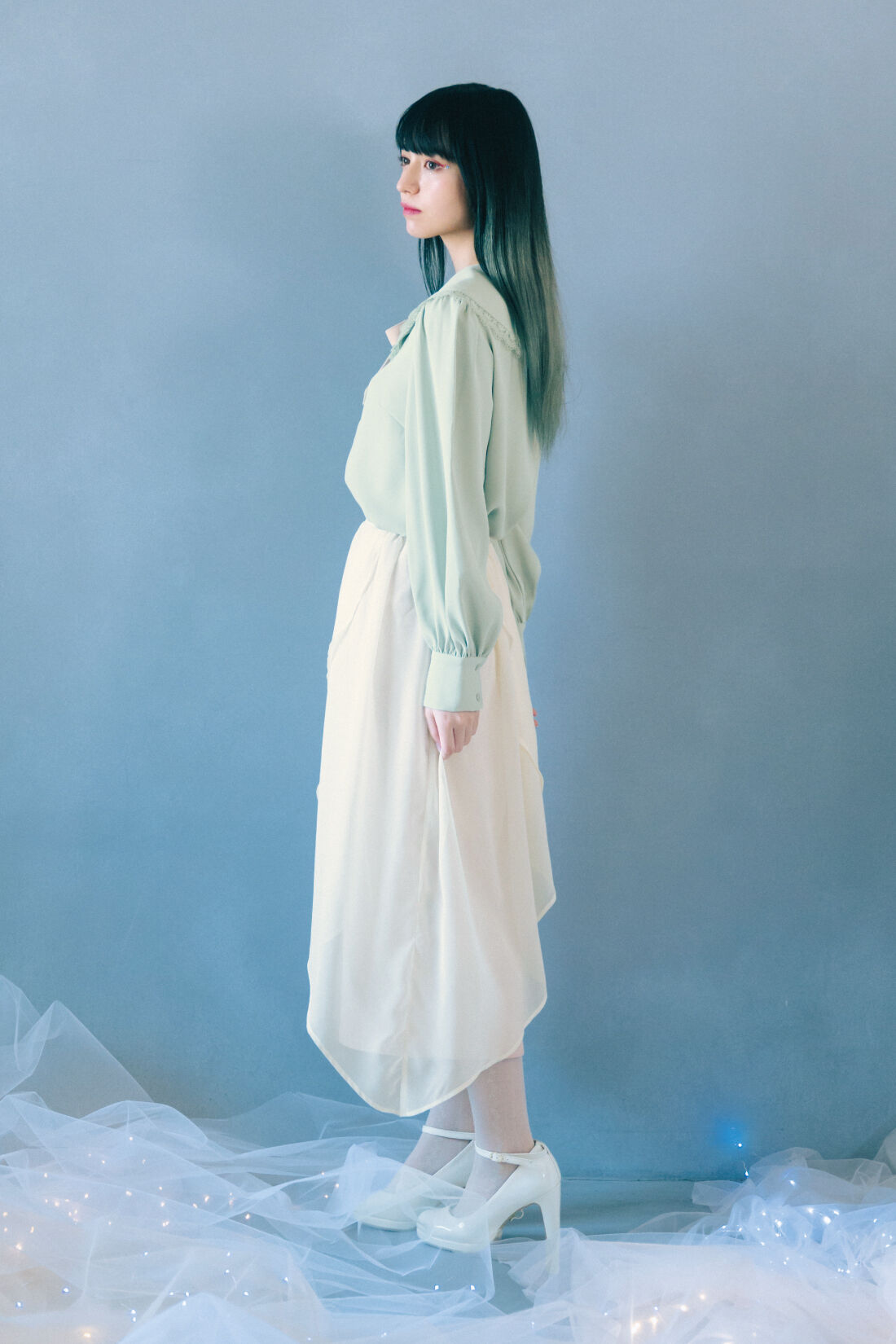 魔法部|魔法部×ミヤマアユミ　妖精のクチュール　シフォン揺らめくユリのスカート〈ホワイトベージュ〉