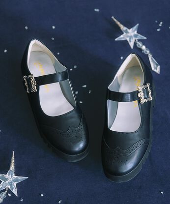 魔法部 | 足もとに魔法をかける月と星のストラップシューズ〈ブラック〉