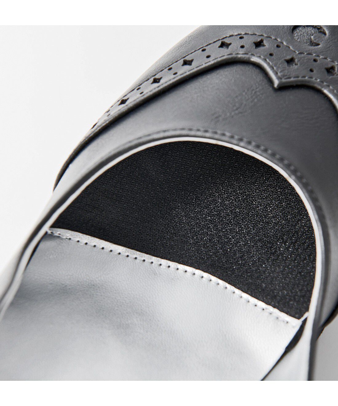 魔法部|魔法部　足もとに魔法をかける　月と星のストラップシューズ〈ブラック〉