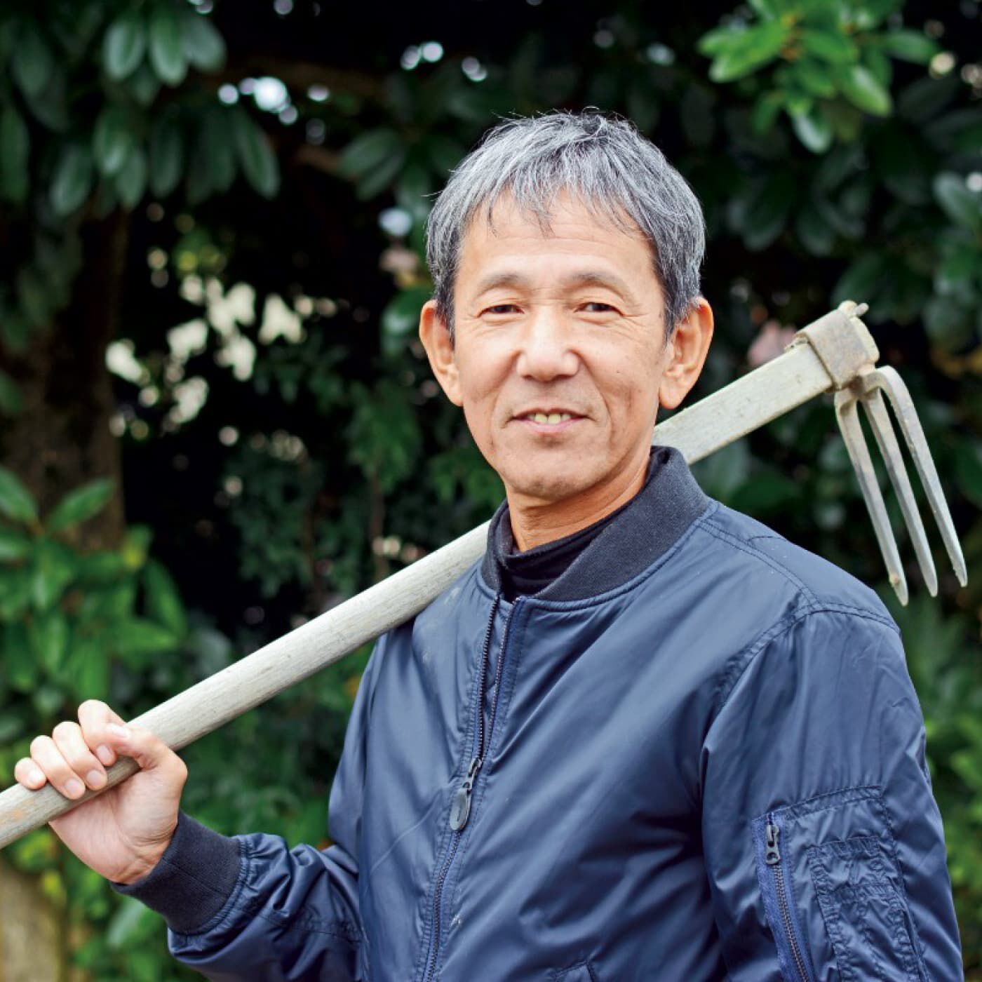 Natucul Chou Club|青葉の先までとろける甘み　日本三大ネギ・岩津ねぎ１Kg （1月中旬～２月上旬お届け）|岩津ねぎは、長年大切に育てられてきた「地域の宝」。NOUENでは、「すべてのお客さまに安心して食べていただきたい」という想いから、除草剤やネオニコチノイドを不使用で減農薬栽培を実施し、子どもたちにも安心の栽培を心がけています。