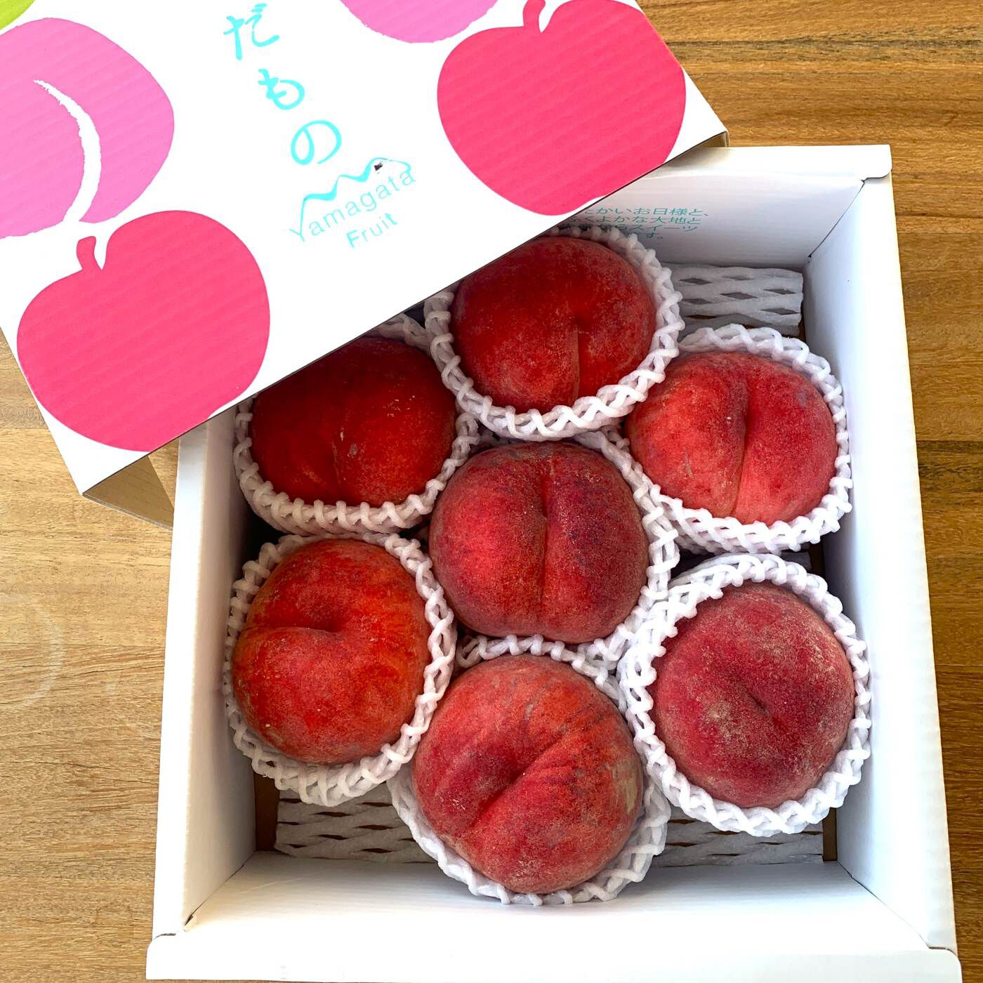 Natucul Chou Club|うまいくだもの園の硬い桃　おどろき２Kg|セット内容/もも（おどろき）約２Ｋｇ（約７玉前後）