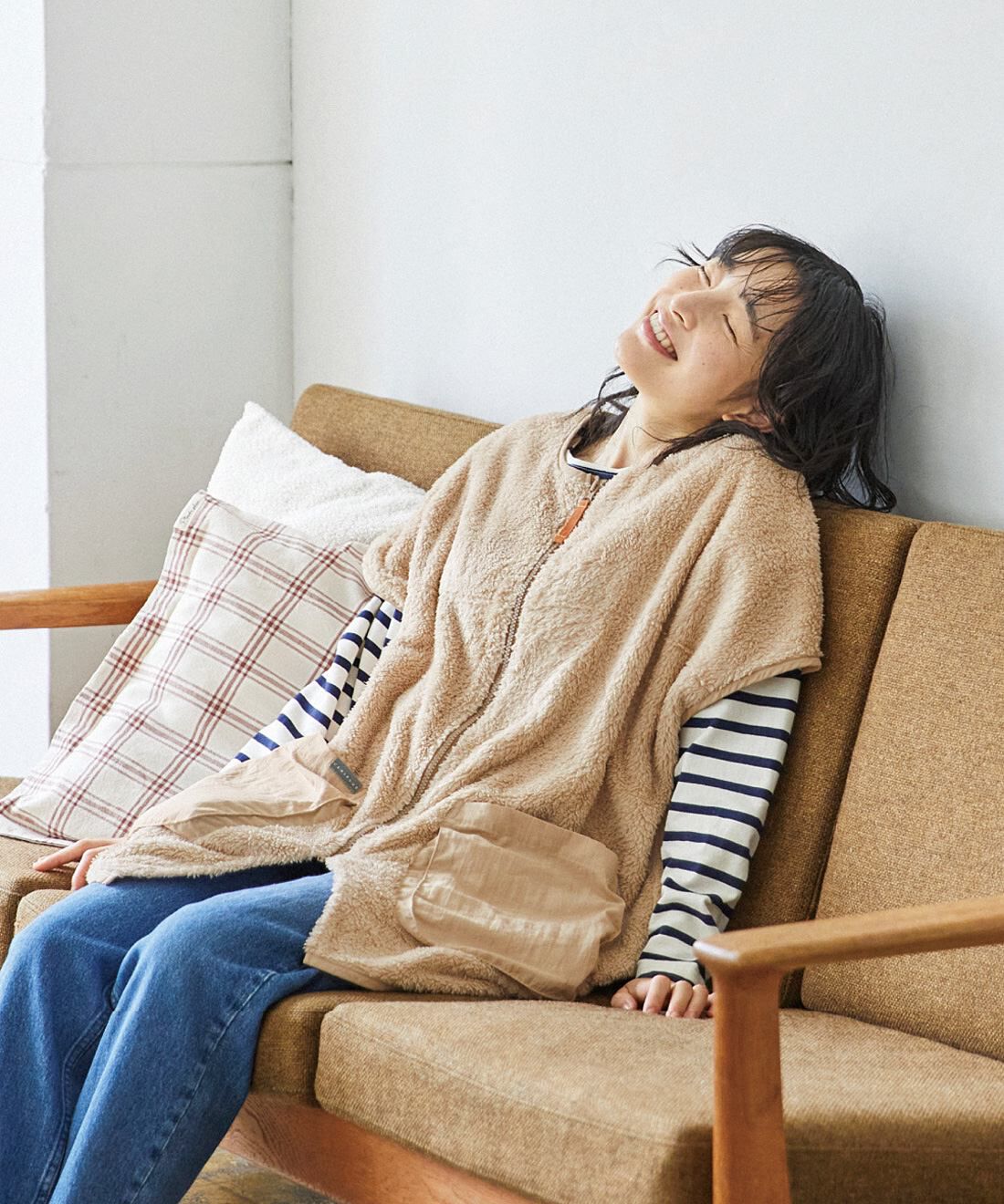 L'AMIPLUS［ラミプリュス］|ラミプリュス　家でも外でもあたたか　ボアベスト見えの着られるブランケットの会