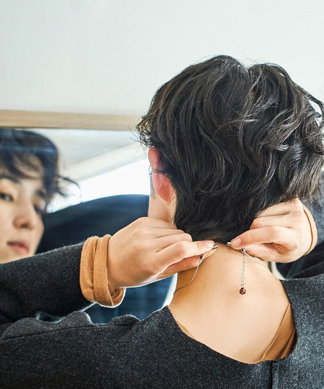 L'AMIPLUS|ラミプリュス　アクセをワンタッチ着脱に　チェコビーズがきらり　アジャスター付きマグネットキャッチ〈ゴールドカラー〉の会|※写真は〈シルバーカラー〉です。