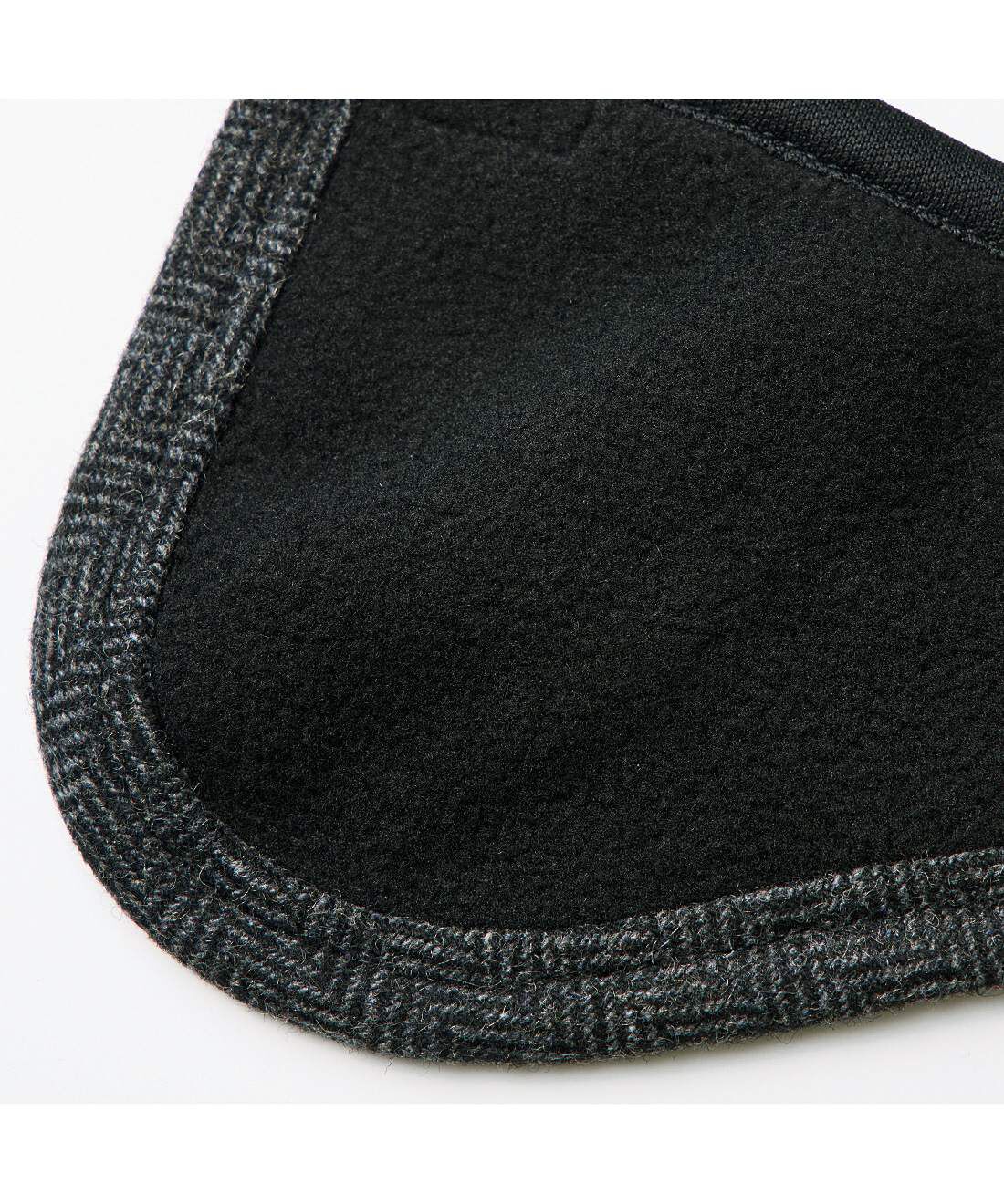 L'AMIPLUS|ラミプリュス　寒さに合わせて付け外しできる　耳あて付きウール混　キャスケットハットの会|耳あての内側はふんわりあたたかなフリース素材。