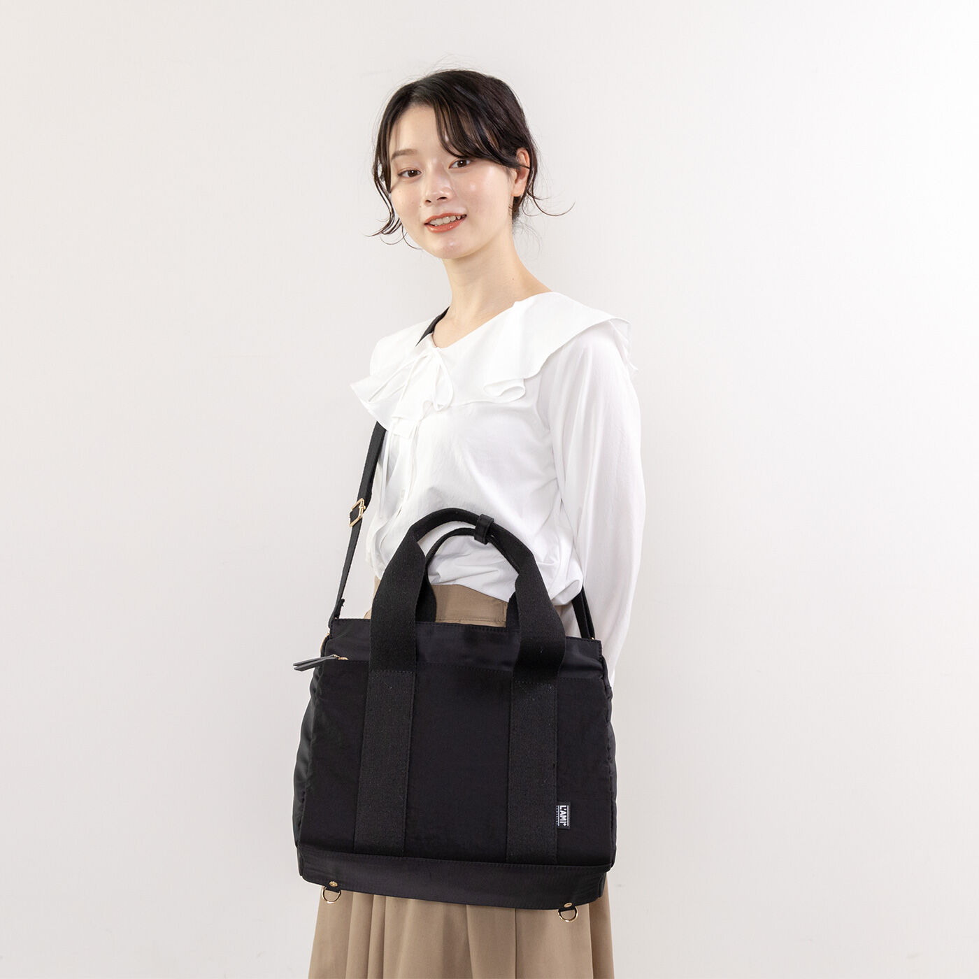 L'AMIPLUS|ラミプリュス　荷物を仕切ってすっきり収納 Tトート〈ブラック・撥水（はっすい）3-WAY〉|ななめがけにも！